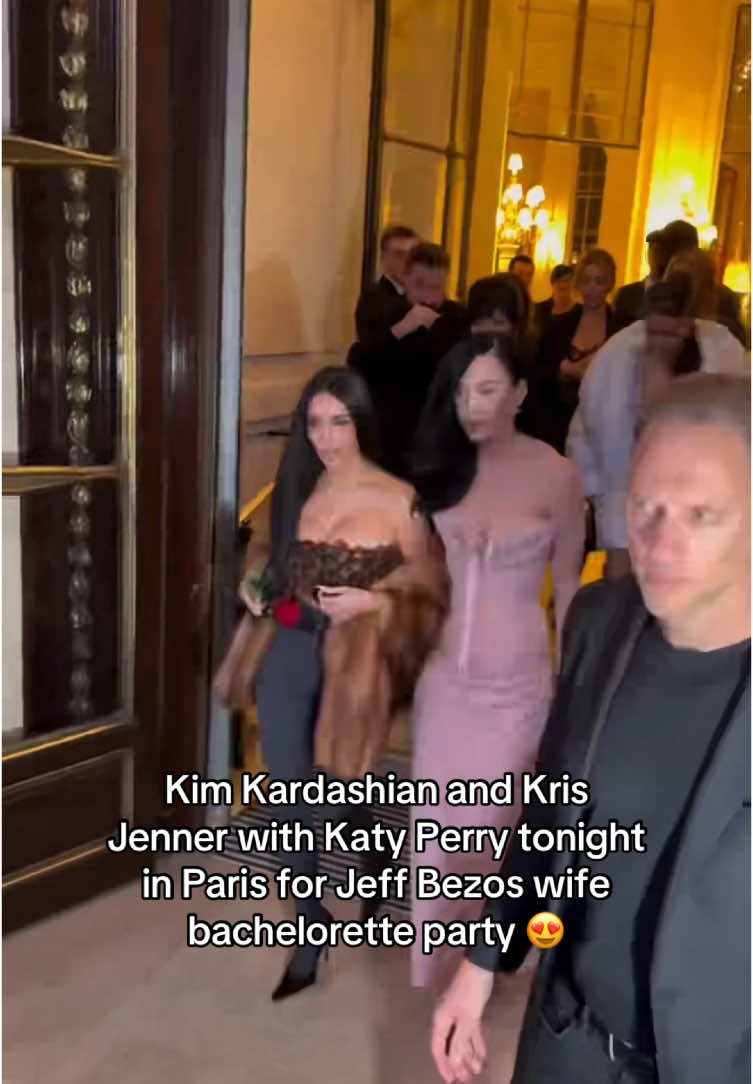 Everybody look so great 😮‍💨#kimkardashian #krisjenner #foryou 