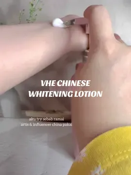 lotion put put kan skin yang lagi trending di kalangan retis & influencer cina. diorang yang memang dah put pon still pakai lotion ni untuk put lagi. yang kat bag kuning aku sahih authentic ye 🤍 #vhewhiteningbodylotion #chinesewhiteninglotion 