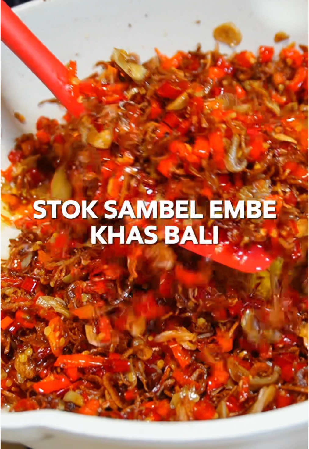Sekangen itu sama Sambel Embe dari Bali, biar ngga cepet abis, kali ini aku bikin banyakan buat stock🤤 karena emang seenak itu dimakan pake lauk apa aja juga nikmat👍 Full resepnya disini🧕🏻⬇️ BAHAN: * Bawang merah, 300 gr * Bawang putih, 100 gr * Cabe rawit, 250 gr * Cabe merah keriting, 100 gr * ⁠Terasi, 15gr * Garam, 2 SDT * MSG, 2 SDT #sambalembe #resepsambal #khasbali #menusambal #lauksimple #makanan #sambalnusantara #resepmudah #bahancabai #inspirasimenu #longervideos #review #tutorial #MulaiDaridiTiktok #fyp #fypシ #fypage #fypシ゚#viral #fypdongggggggg #fypp #fypdong #fypgakni #fypsound 