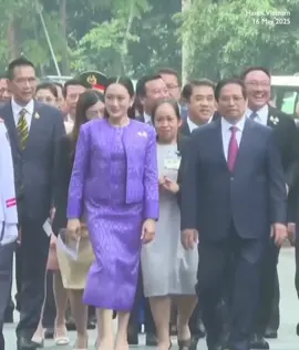 🇻🇳🇹🇭 Vietnamese PM #PhamMinhChinh and his Thai counterpart #PaetongtarnShinawatra shaking hands and posing for photos  #Hanoi #ASEAN