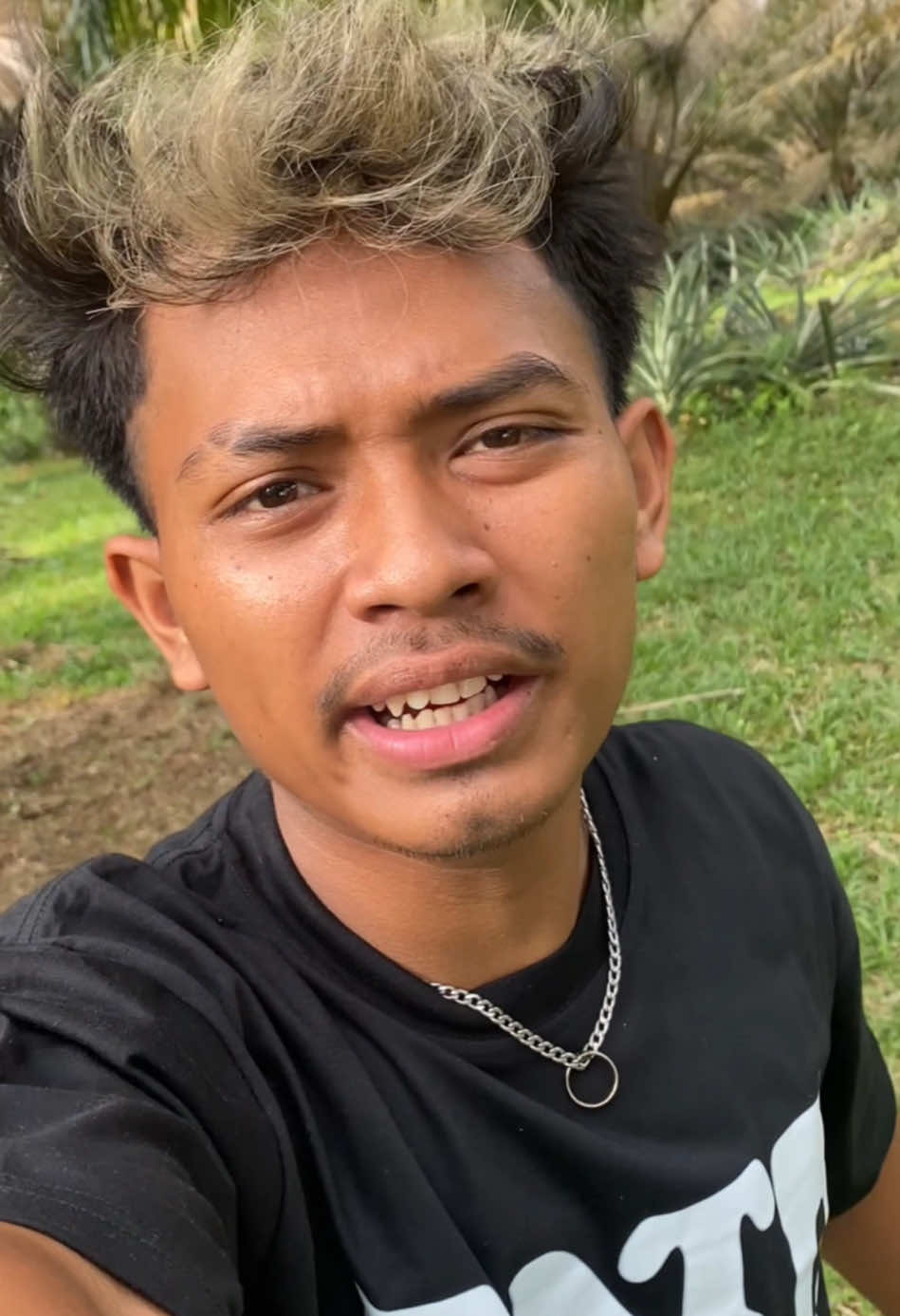 Jangan pernah ngeremehin seorang janda boy paham..