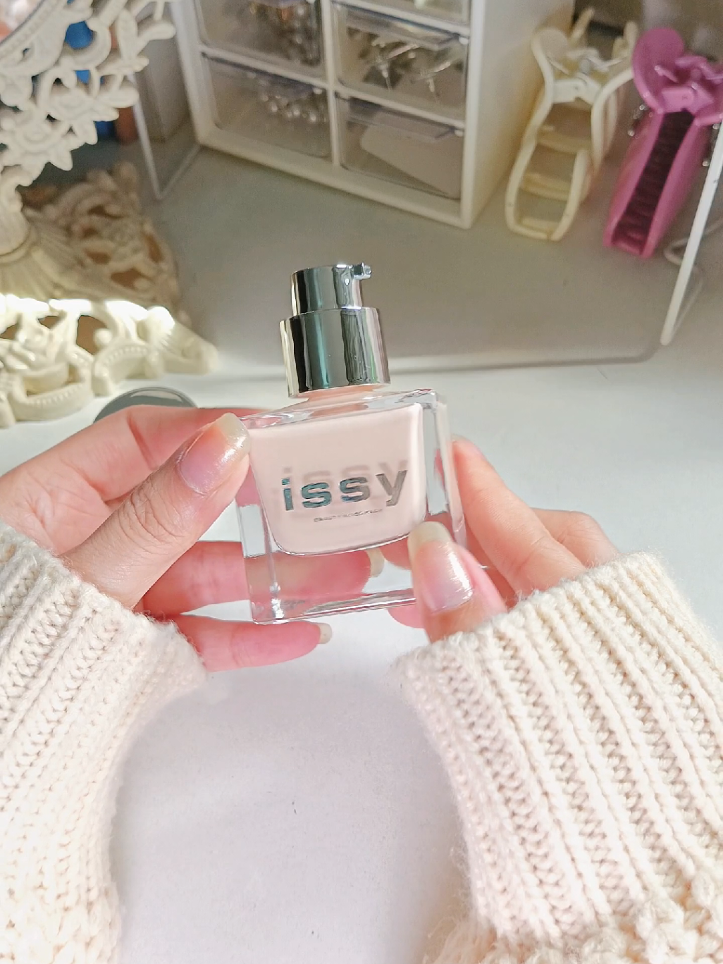 Issy is very skinlike i luv it @issyandcompany  #issy #issyandcompany #issyandco #issycosmetics #foundation #recommendations #foundationrecommendations #serum #makeup #localbrand #fyp #fyppppppppppppppppppppppp #affiliate #affiliatemarketing 