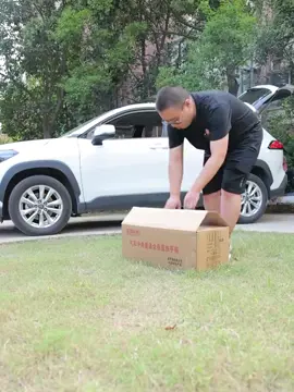 Mua về tự lắp lên xe , cắm điện tẩu là ok YÊN NGỰA ĐA NĂNG CHO Ô TÔ   TÍCH HỢP 3 TIỆN ÍCH TRONG 1: ✨ Đèn LED viền hiện đại – tạo điểm nhấn nội thất, tăng ánh sáng dịu nhẹ khi lái xe ban đêm. ⚡ Sạc không dây tiện lợi – hỗ trợ nhiều dòng điện thoại, sạc nhanh, không vướng dây cáp. 🥤 Khay đựng cốc đôi – giữ ly nước chắc chắn, chống đổ khi xe di chuyển. #xuhuong #yenngua #hoilaixe #vairal #phukienoto