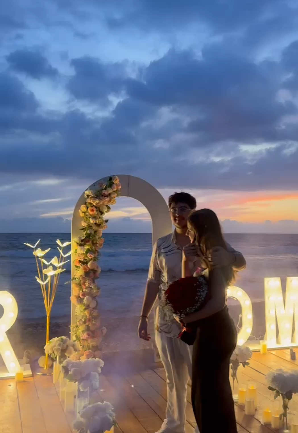 This is how special Mikhael’s promposal was to our lovely Perla🌅❤️ #fyp #foryoupage #viral #promposal #seniors2025 #prom #seniors 