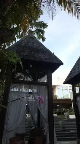 Jadikan setiap tempat sebagai  Sekolah dan jadikan setiap orang sebagai GURU 