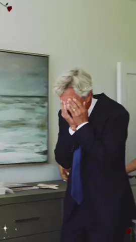 Dad sees daughter in wedding dress for the first #romantic #move #excited #parents #daughter #dad #weddingday #Love #bride 