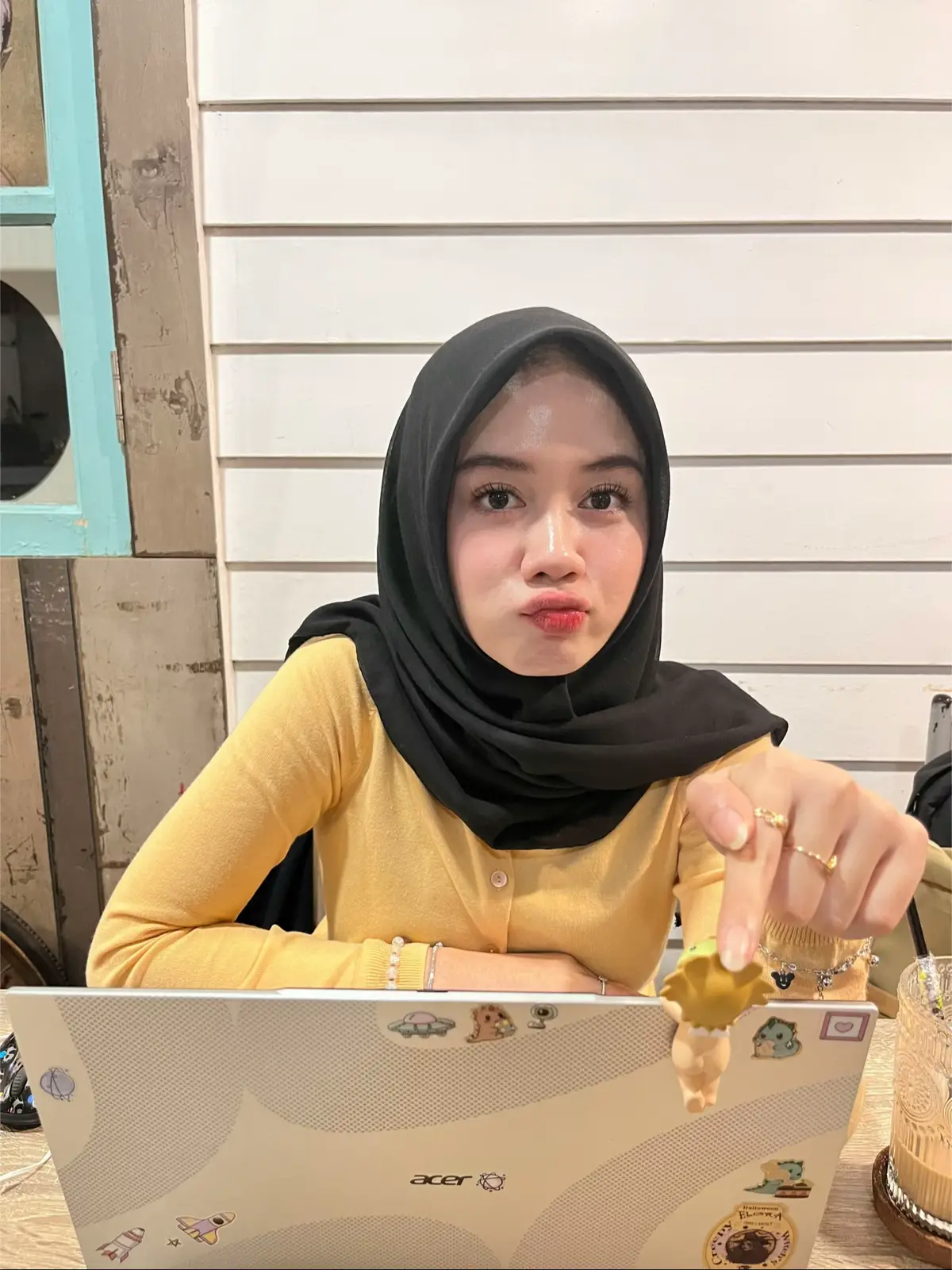 just me n “take a picture of me” 🫨🐣💛