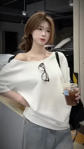 Áo Thun Nữ Lệch Vai Dáng Rộng Cộc Tay Nhiều Màu Basic Trendy  ##outfit##phoidonu##xuhuongtiktok##shopping##tiktoknews##fypviral##foryou##vayxinh##setvayxinh##laligachampion#phoidonu#trending#aothun#croptop