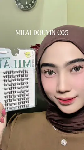 Cus join live banyak bulumata varian baru dari MILAI, termasuk yang di video in aku pake varian baru😍💖 #bulumatabestseller #fakelashes #milaibulumata #naturallook #naturalbeauty #bulumatapalsu #fyp #douyinlook #bulumatacantik 