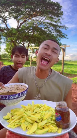 သရက်သီး သုပ်စားမိပြန်ပြီး ကွာ✌️🤪🤪