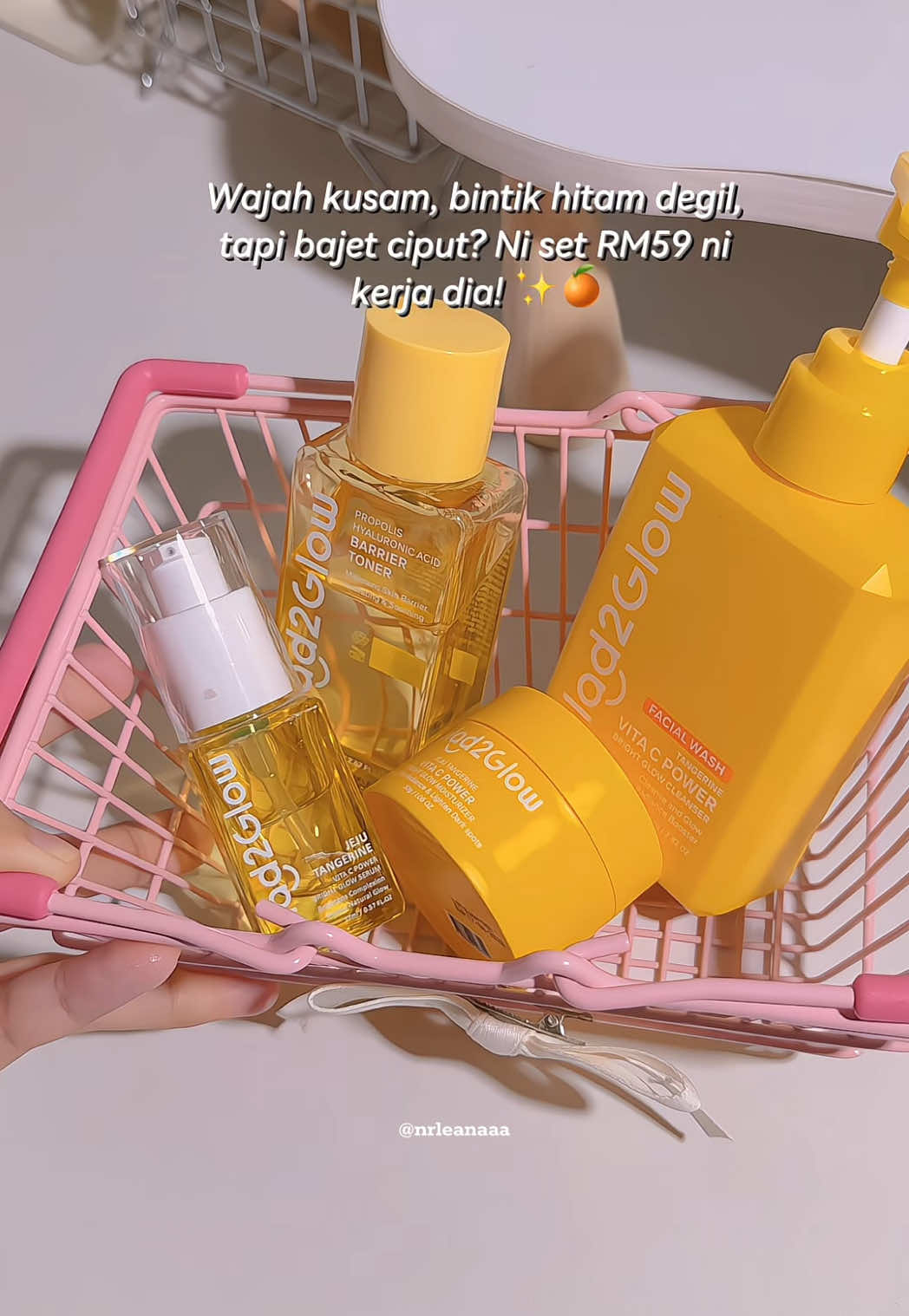 Nak cerahkan kulit kusam & tona tak sekata versi bajet boleh try vit C set by glad2glow ni #glad2glowmy #g2gskincare 