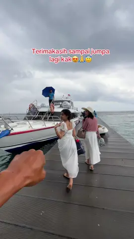 Terimakasih banyak para Customer kita, sampai jumpa lagi ya kak😍🙏😇 Liburan di nusa penida kemana saja???! Pastinya bisa mengunjungi tempat-tempat instagramable dong! Ayo segera berkunjung ke nusa penida travellers Cari travel untuk Tour NUSA PENIDA?  @oknusapenidatour menyediakan paket tour nusa penida 
‌1 hari
‌2 hari 1 malam
‌3 hari 2 malam
‌snorkling _______________ Tujuan wisata barat : - Angel billabong - Broken beach - Kelingking beach - Paluang cliff - Crystal bay beach  Tujuan wisata timur - Rumah pohon molenteng - Raja lima - Diamond beach - Atuh beach - Bukit telletubies Tujuan wisata lain lain  - Peguyangan waterfall - Banah clift - Temeling waterfall - Goa giri putri _______________  Fasilitas - tiket fastboat return - private car - makan siang - air mineral - driver as tour guide - tiket masuk semua destinasi  - Hotel __________________ Info trip & booking [whatsapp]: +6285338228948 [Instagram]:@oknusapenidatour [website]. : www.oknusapenidatour.com • NOTED : KEEP BALI CLEAN • #nusapenidatravel #nusapenidatour #nusapenidatrip #nusapenida #nusapenidaisland #diamondbeach #pakettripmurah #Bali #explorebali #fyp #balitour #explorenusapenida #kelingkingbeach #pakettournusapenida #oknusapenidatour #tripnusapenida #tournusapenida #hijabtraveller #honeymoon #paluangcliff