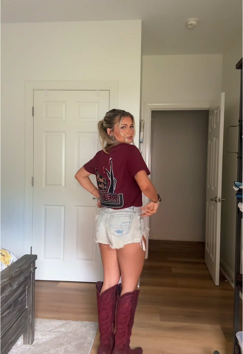 #fyp #foryourpage #country #westernstyle #westernfashion #westernwear #turquoise #tiktokshop #cowgirlboots #OOTD #ariatboots #treatyoakrevival #treatyoak #treatyoakshirt 