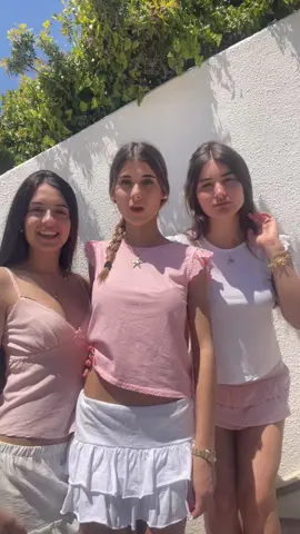 Que guapas las d rosa y blanco 😜@katiaa @m a r i a 
