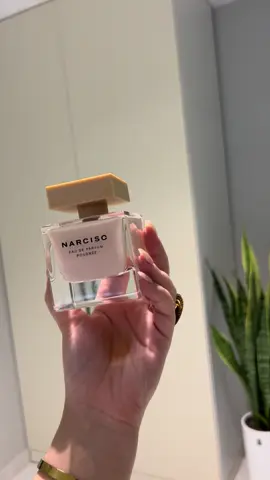 Disponible des testeurs identiques a l’original premier choix ❤️ #parfum #testeur #original #premierchoix👌 #livrison_a_domicil_disponible🚗 #jimmychoo #ventenligne #algeria #brume #victoriassecret #chanel #libre #iwantchoo #narcisorodriguez #dolcegabbana #sipassione #lmperatrice #marcjacobs #gucciflora #narcisopoudree 