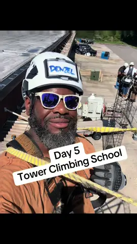 Day 5 only 3 more weeks left after today!!! Tower climbing school💵 #FYP #TowerClimbingSchool #GoGetThatMoney #WhatTheHelly 