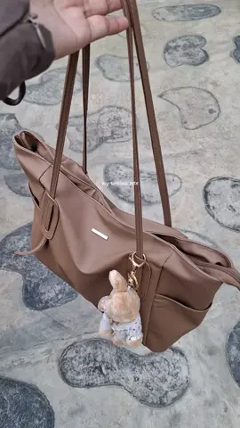 monica totebag by tweely forbag #totebagbesar #tasngantor #totebagwanita #totebagngampus #taswanita 