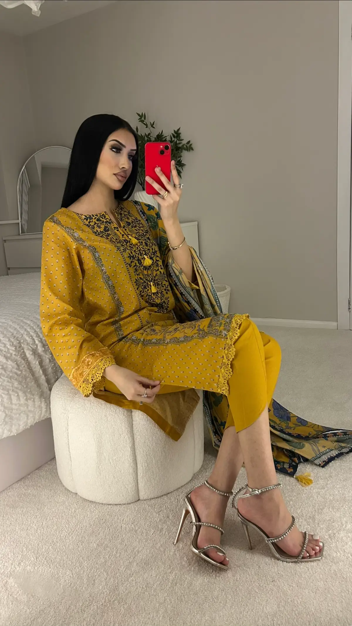 Gorgeous three piece suit available at humirah collection. For any enquiries please dm us 🤍 #humirahcollection #luton #fyp #eidinspo #oufitinspo #clothes #trending #clothes #eid #trending #trendingoutfits 