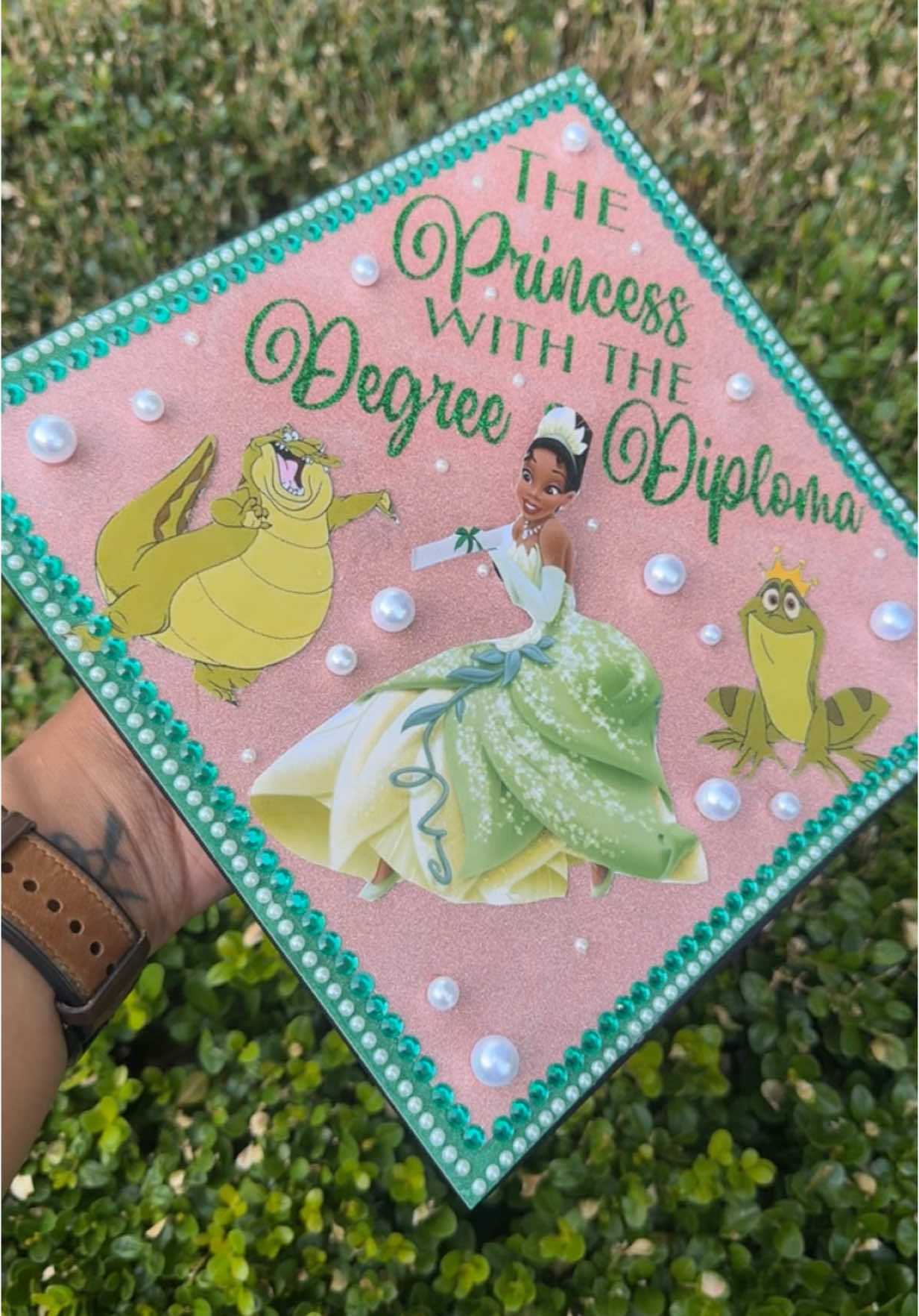 Princess in the Frog 🐸🎓 #fyp #gradcapdesign #gradcap #princessandthefrog #princesstiana 