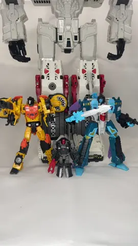 What could it be!?! #transformers #fyp #foryoupage #hasbro #generations #beastwars #cybertron 