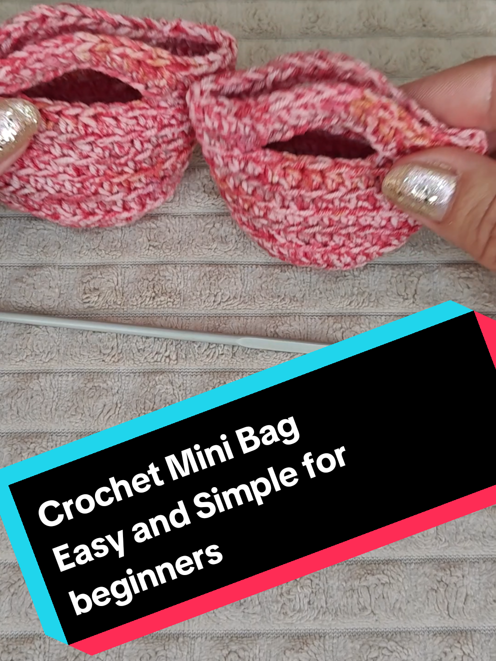 Do you find this tutorial useful? #crochettutorial #crochetbag #crochetforbeginners #crochetdesign #crochetpurse 