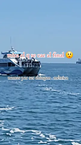 hahaha 😂😂😂 y todos buscando donde es q pasa 