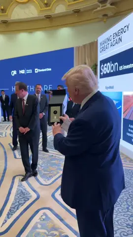 President Donald J Trump today in The United Arab Emirates MAKING OIL GREAT AGAIN!! #maga #donaldtrump #trumpwasright #whitehouse #trump #oil #uae @potus @whitehouse @teamtrump @trumpwarroom @realdonaldtrump 📸: @margomcatee 🛢️⛽️🇺🇸🇦🇪