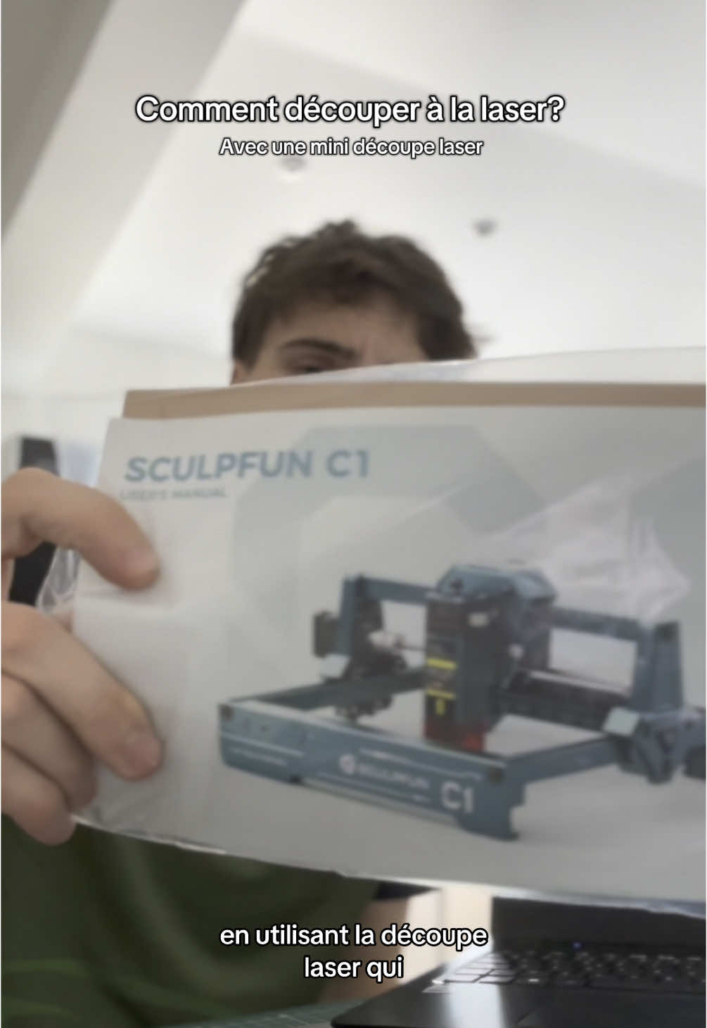 Voici la vidéo que vous me demandiez tant,  Je m’excuse par avance pour les fautes d’orthographes des sous-titres tiktoks: ses lunettes/ ces lunettes  Pour la gagner: Le modèle: SCULPFUN C1:  Me suivre et être intéressé  Bonne chance  Ce que je vous recommande pour les études d’architecture: Sculpfun S30 Pro avec son Nid d’abeille, ( le nid est très important pour ventiler le carton ) Bonne chance, bonne journée #architecture #maquette #laser #decoupelaser