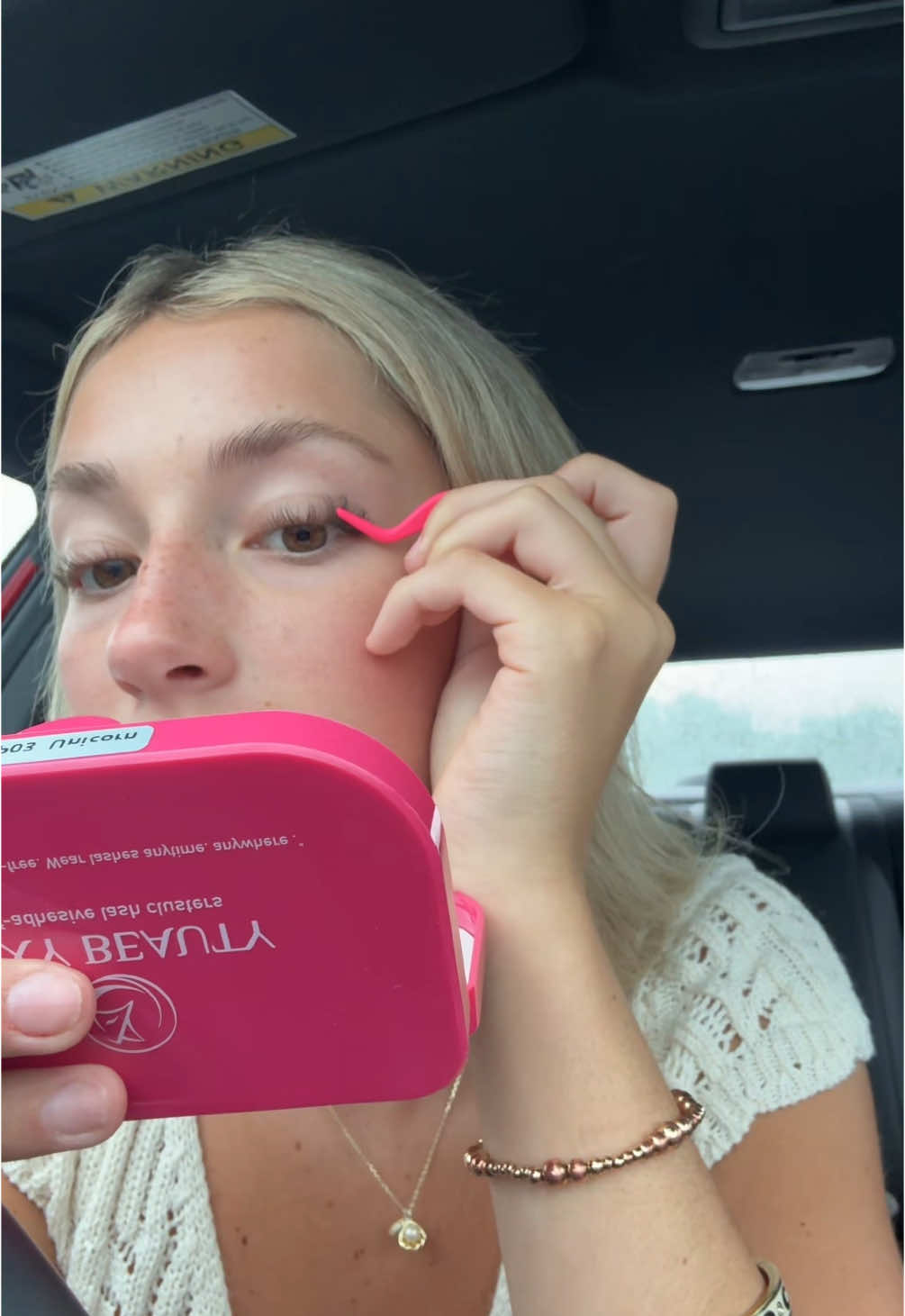 not a lash girl so I don’t know if I’ll personally keep them on but they are so good guys. go try them out :))#lashes #foxybeauty 