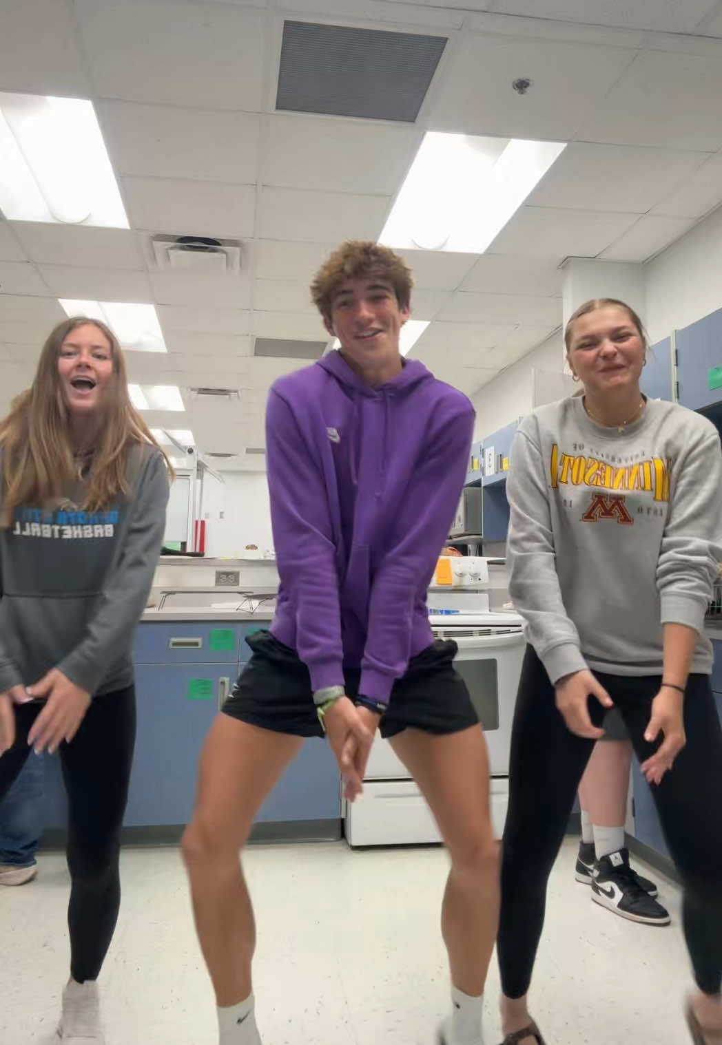 Woah woah woah #dance #trend #school #senior #senioryear #funny #friends #fyp #viral 