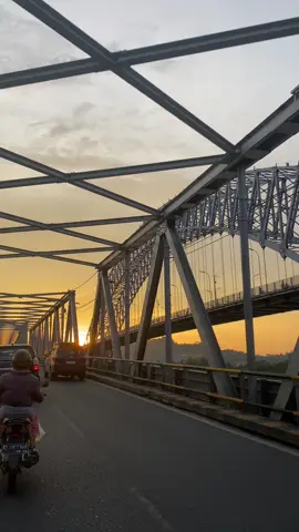 #fyp #sunset #senja #nyore #samarinda #jembatanmahakam 