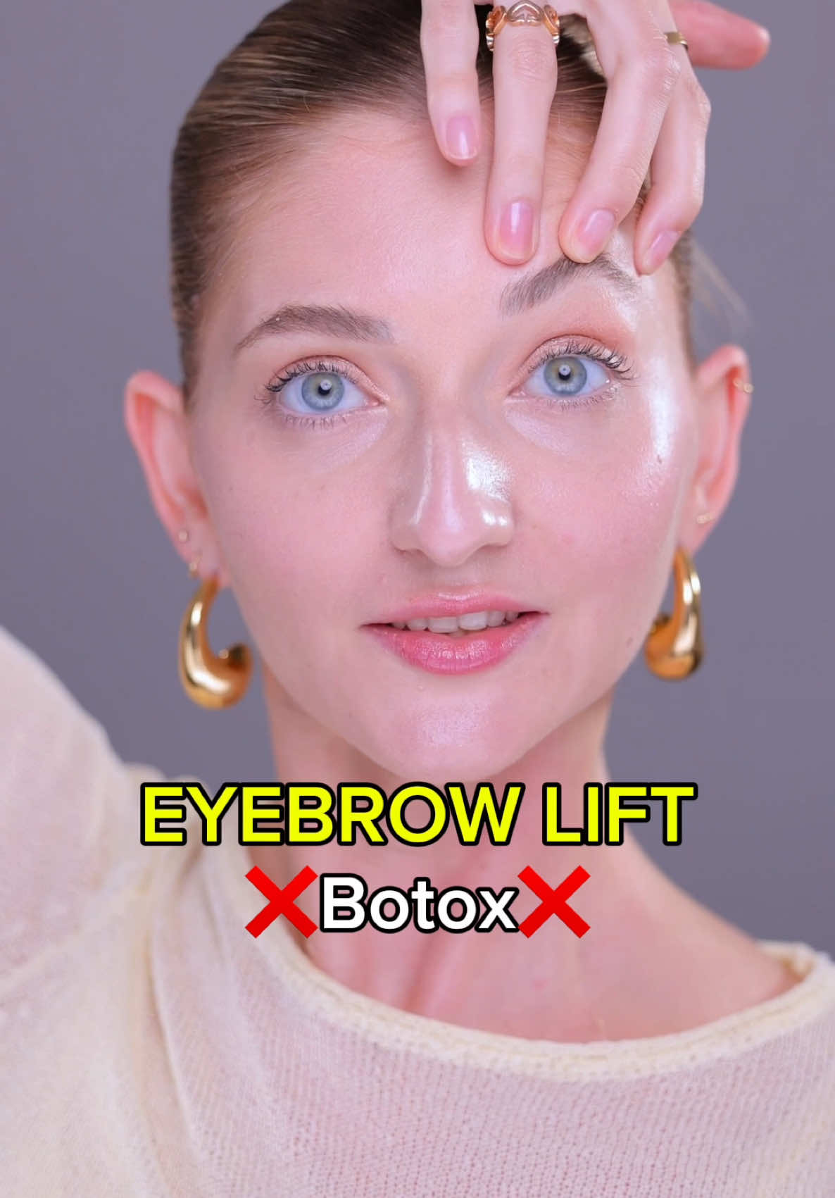 Eyebrow lift  Did you know that face fitness works just as good or even better than Botox or surgery for hooded eyes or droopy eyebrows? Repeat this exercise for 30 seconds and enjoy your results💛 #hoodedeyes #eyebrowlift #facefitness #faceyoga #facemassage  Disclaimer: not a medical advice. For education purpose only. Consult with your physician if you have a medical condition.