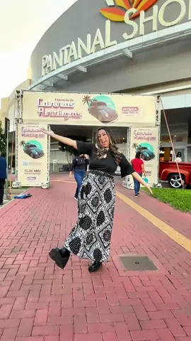 Quem aí esteve ontem no lançamento da Exposição de Carros Antigos no Pan? 🚗Está simplesmente incrível! ❤️ Além de conferir modelos que marcaram época e despertam aquela sensação de nostalgia, você ainda curte shows todos os dias! 🎶 E tem espaço kids para a criançada se divertir à vontade. Ou seja, é o programa perfeito para aproveitar com a família neste final de semana. 👨‍👩‍👧‍👦 Ah, e tem mimo no App do Pan, viu? 😉 Dá uma olhada no vídeo para saber como garantir o copo oficial do evento e ainda ganhar um choppinho Xaraés na faixa! 🍺 A exposição vai até domingo, sempre a partir das 16h. E o melhor: a entrada é gratuita! 🆓
