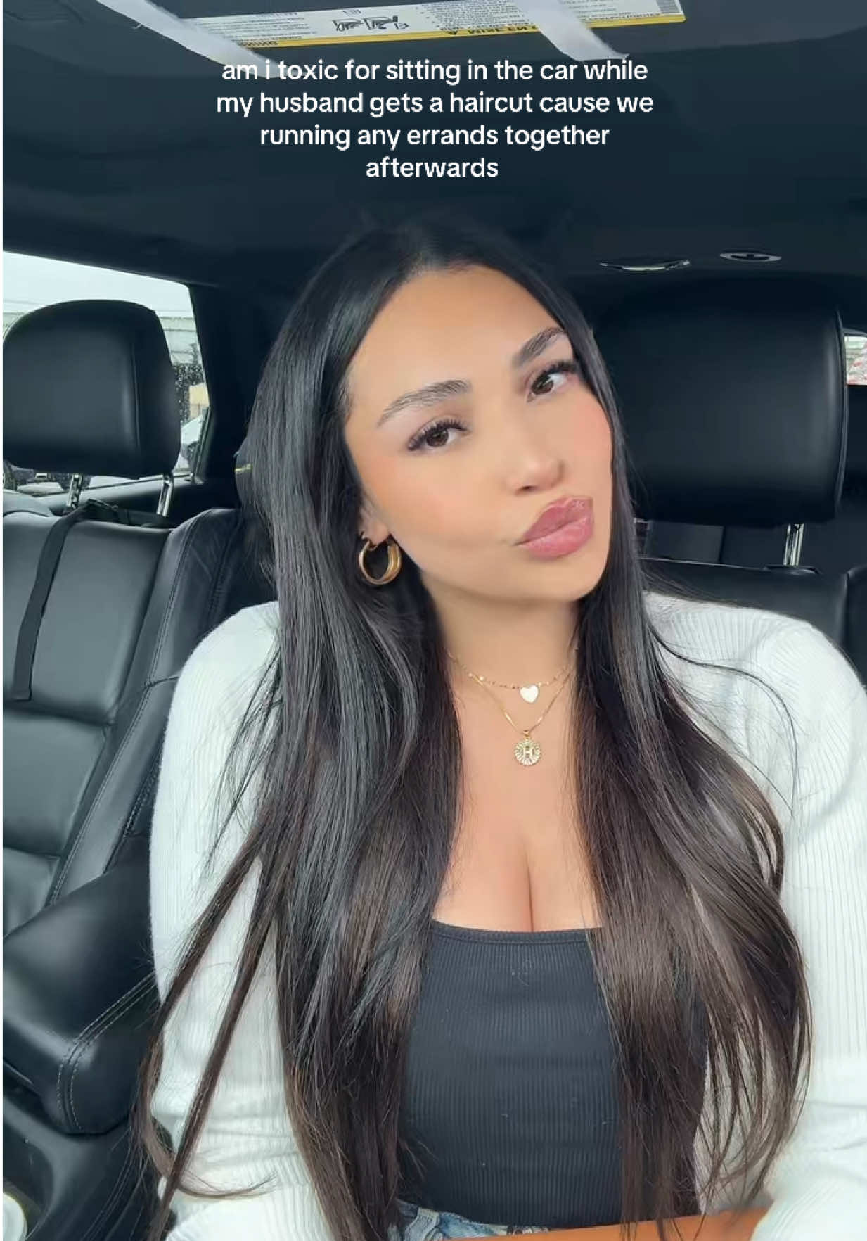 i actually don’t mind just sitting in the car babe 😂 #fyp #latinasbelike #husbandwife 