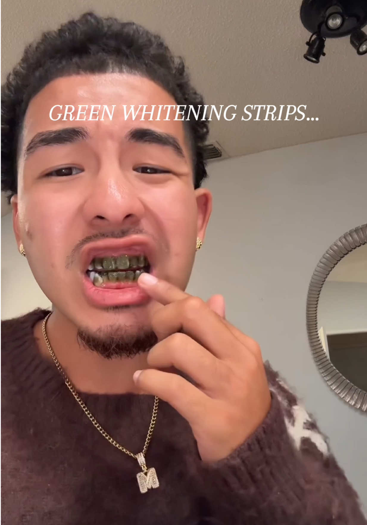 i was not expecting that 😭  #whiteningteeth #whiteningstrips #fyp #teeth #inopro @Smile&Shine Essentials 