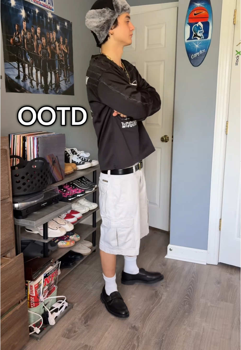 yes im wearing this hat in 90 degree weather😅 jersey:@www.ditch.la shorts:@Quiksilver shoes:@Goodwill Industries Intl. #fitcheck #OOTD #outfitinspo #fashion #fyp 