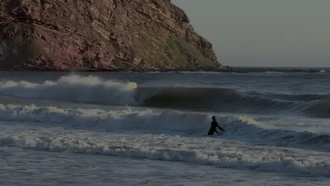4am sesh #surf #surfedit #surfing #surfphotography #photography #videography #Scotland #heatwave 