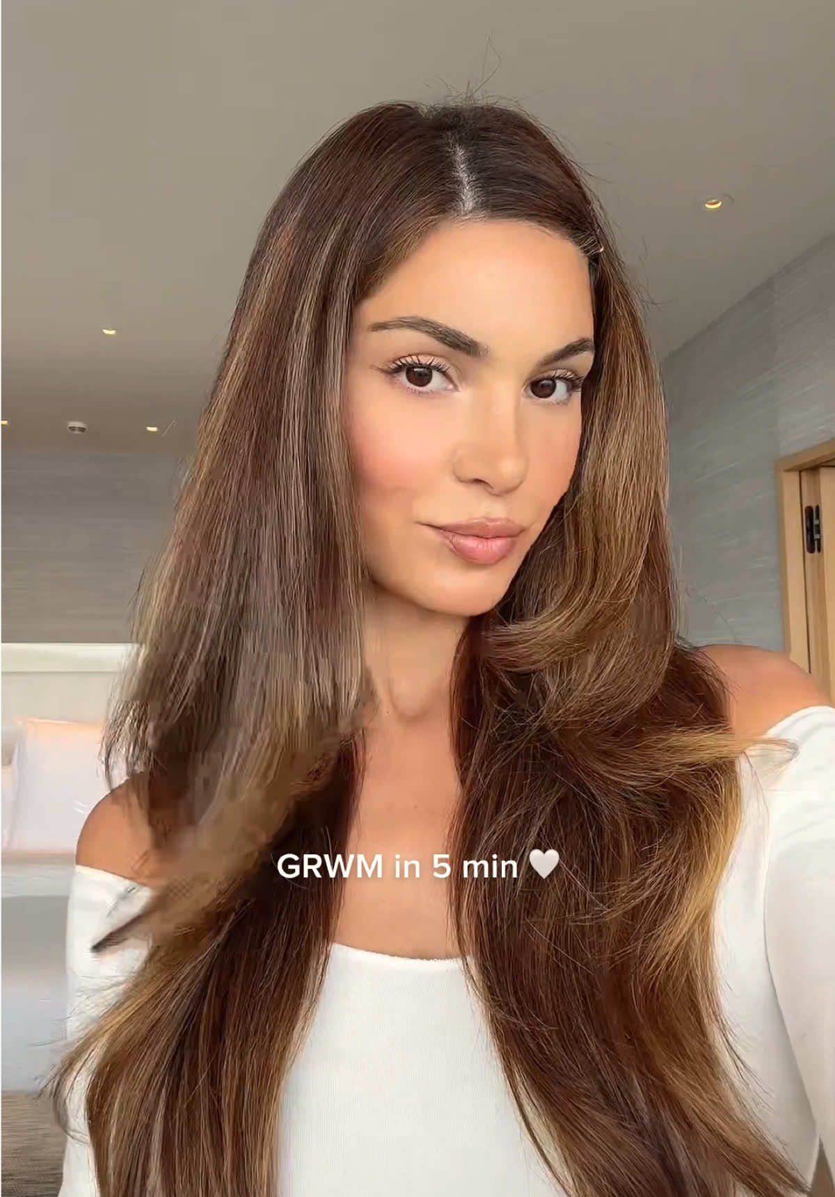 Spring touch-ups with @Negin Mirsalehi 🫦 #gisou #honeyinfused #haircare 