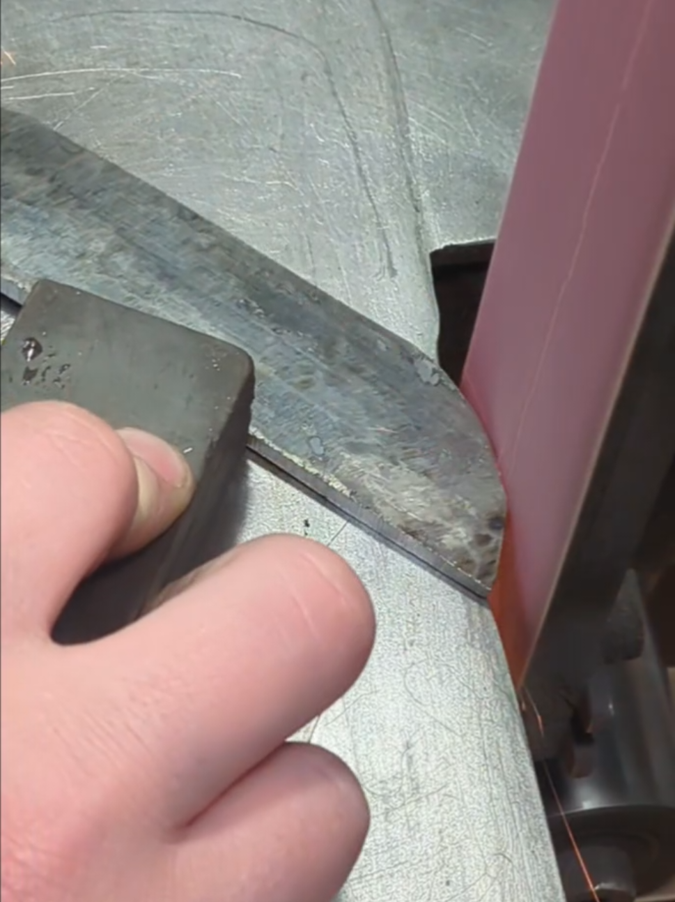 Grinding in the profile on another wrench knife. Full video yet to come. I haven't been forging very much the past few weeks due to some other obligations, so it feels nice to get another knife out of the workshop.#knife #knives #knifemaker #sanding #tools #workshop #blacksmith #foryou #foryoupage #fyp #forge #forged #nakedtreeforge 