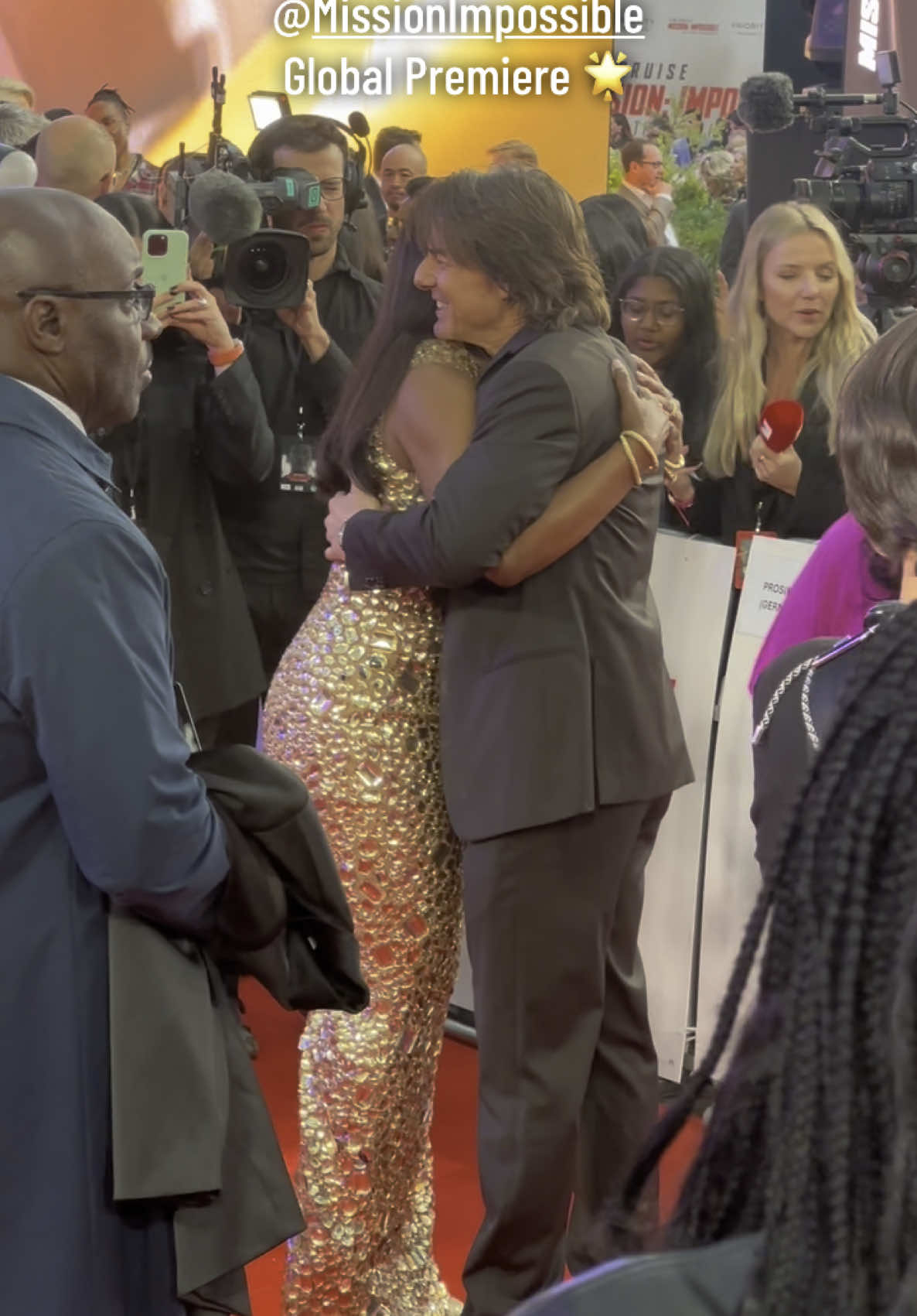 Angela Bassett and Tom Cruise hug at the Mission Impossible Premiere ❤️ @Mission Impossible  @ParamountUK  @Paramount Pictures  @Tom Cruise  #TomCruise #missionimpossible #Angelabassett #thefinalreckoning #Actor #Premiere #News #Entertainment #New #Video #videoviral #viralvideos #virał #Movie #Celebrity #wakandaforever #foryoupagе #FYP 