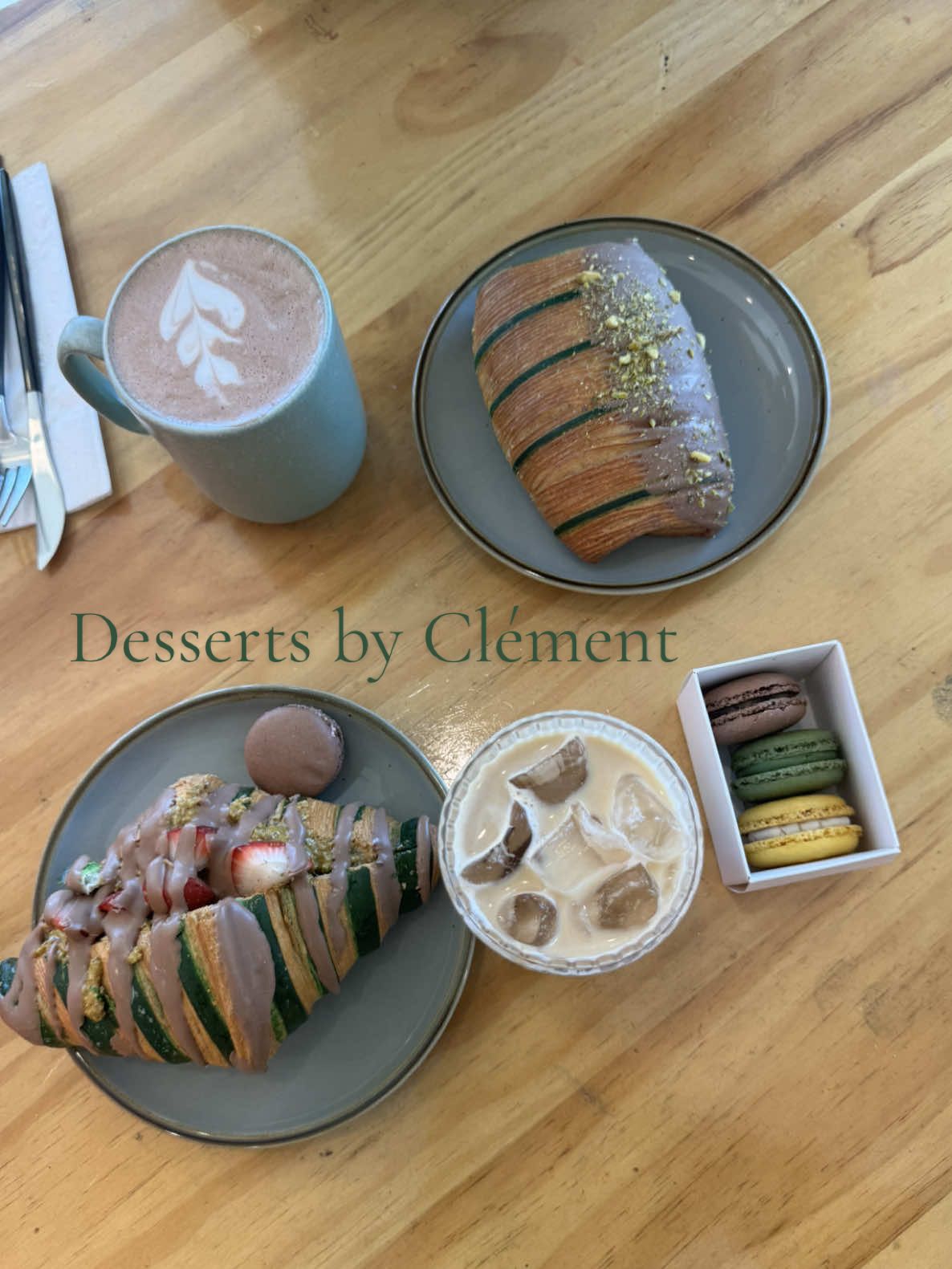 I’m still dreaming about the Dubai Stawberry Croissant #fyp #dessertsbyclement #sandiego #musttry #sandiegofood #fruitdessert #sandiegolife #pacificbeach #sweettooth 