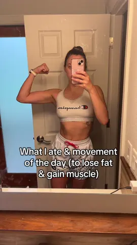 What I ate and movement of the day to lose fat and gain muscle :)  • • • #fatloss #fitnessmotivation #whatieatinaday #whatiatetoday #eateithme #fitnessroutine #workoutroutine #balancedlifestyle 
