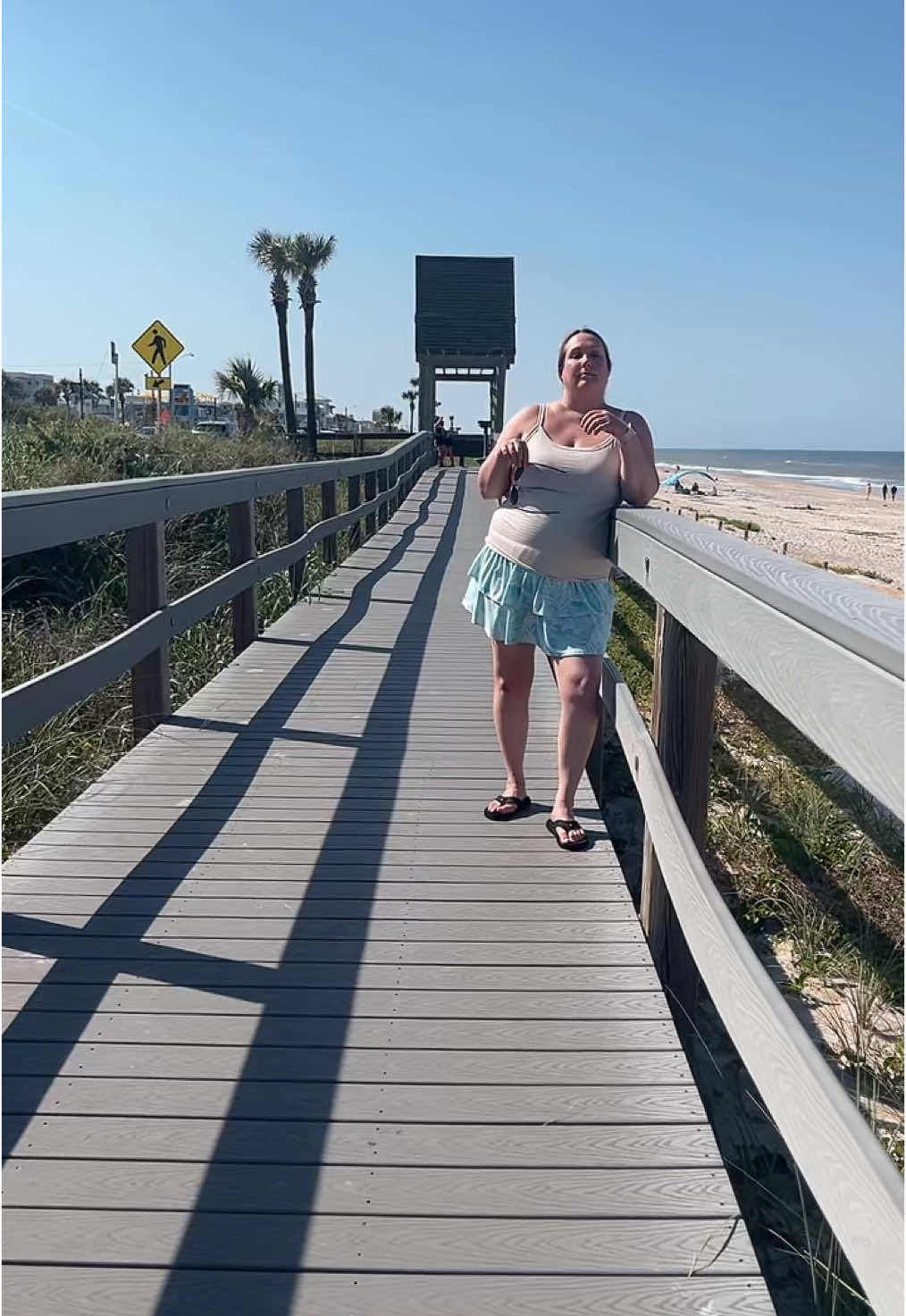 Smile, we’re at the beach! 🏝️🥰