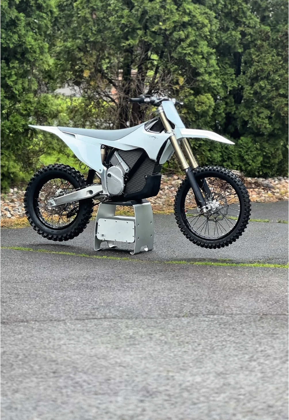 #starkvarg #80hp #electricdirtbike #450gapper #surronsterfacereveal #viral #dirtbike 