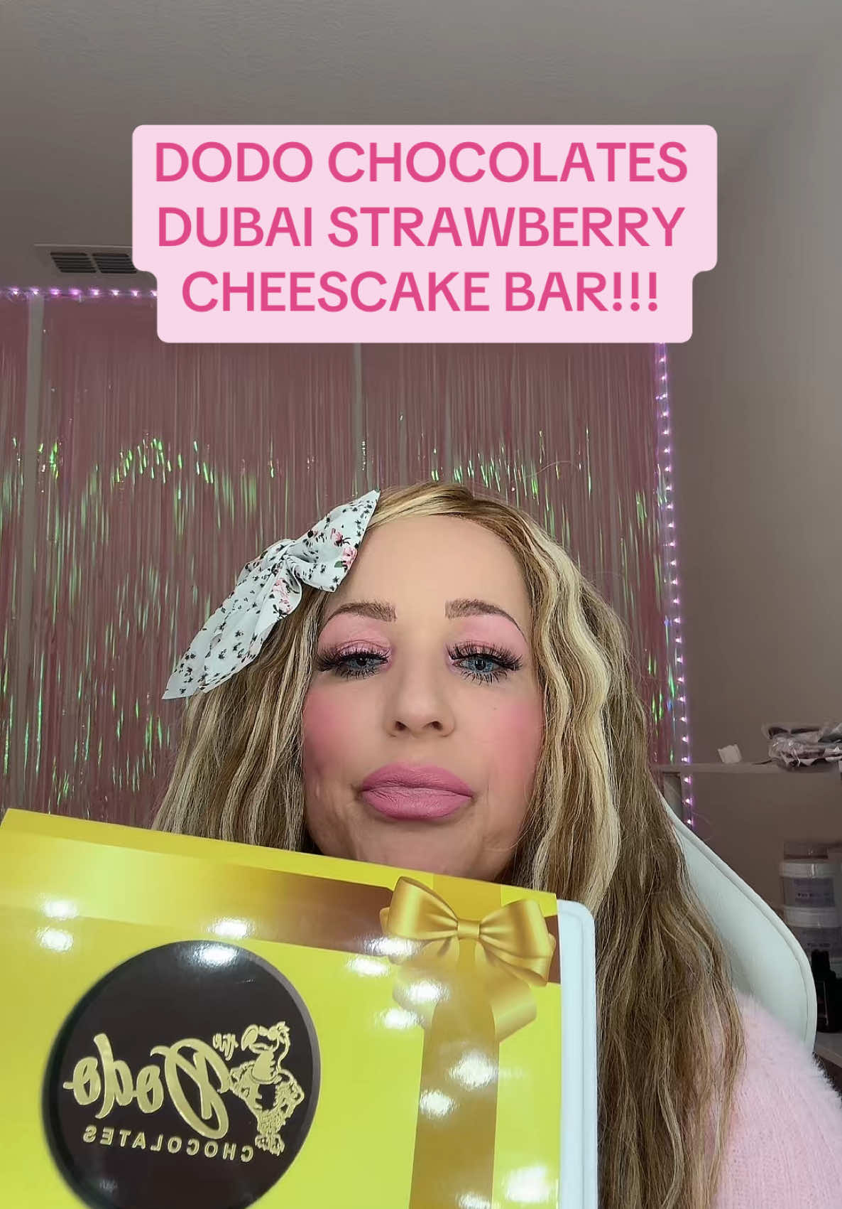 The most amazing luxury viral Dubai chocolate bar from @The Dodo Chocolates  if you haven’t tried it, try it now! This one is strawberry cheesecake and it’s incredible!!! Obsessed!!! #dubaichocolate #chocolate #mukbang #Foodie #foodreview 