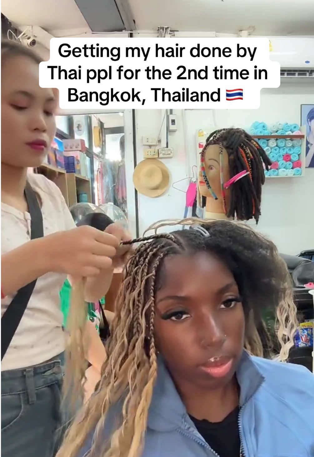 Yes, I get my hair braided by Thai stylists and yes, they do it right! Let’s talk about it…  #BlackGirlInThailand #thailand #HairInThailand #bangkok #braidsinthailand #hair #BraidsByThaiPeople #fyp #ExpatsInAsia #fulanibraids #ProtectiveStylesAbroad  #tiktoklive #livehighlights  