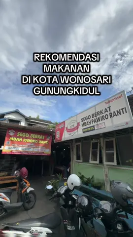 Jadi, selama 5 hari aku lagi main ke Wonosari, Gunungkidul. Nah, makanan yang udah aku coba, yang menurutku rasanya enak, bisa kalian coba nanti kalo main ke sini.  1. Sego berkat empal harga 15K 2. Soto Tan Proyek 15K 3. Bubur sumsum 5K 4. Waroeng Spesial Sambal “SS” 33K 5. Bakmi godog 20K 6. Wedang ronde 8K 7. Es Dawet + tape ketan 5K 📍Lokasi Maps sesuai nama yg ada di teks video yaa. Selamat mencoba guys. Semoga lidah kita sama dan cocok. 🙏🏻 #rekomendasi #rekomendasimakanan #wonosari #gunungkidul #wonosarigunungkidul #segoberkat #sotoayam #bubursumsum #jenanggrendul #buburbijisalak #bijisalak #waroengspesialsambal #bakmigodog #wedangronde #esdawet #dawetbayat 