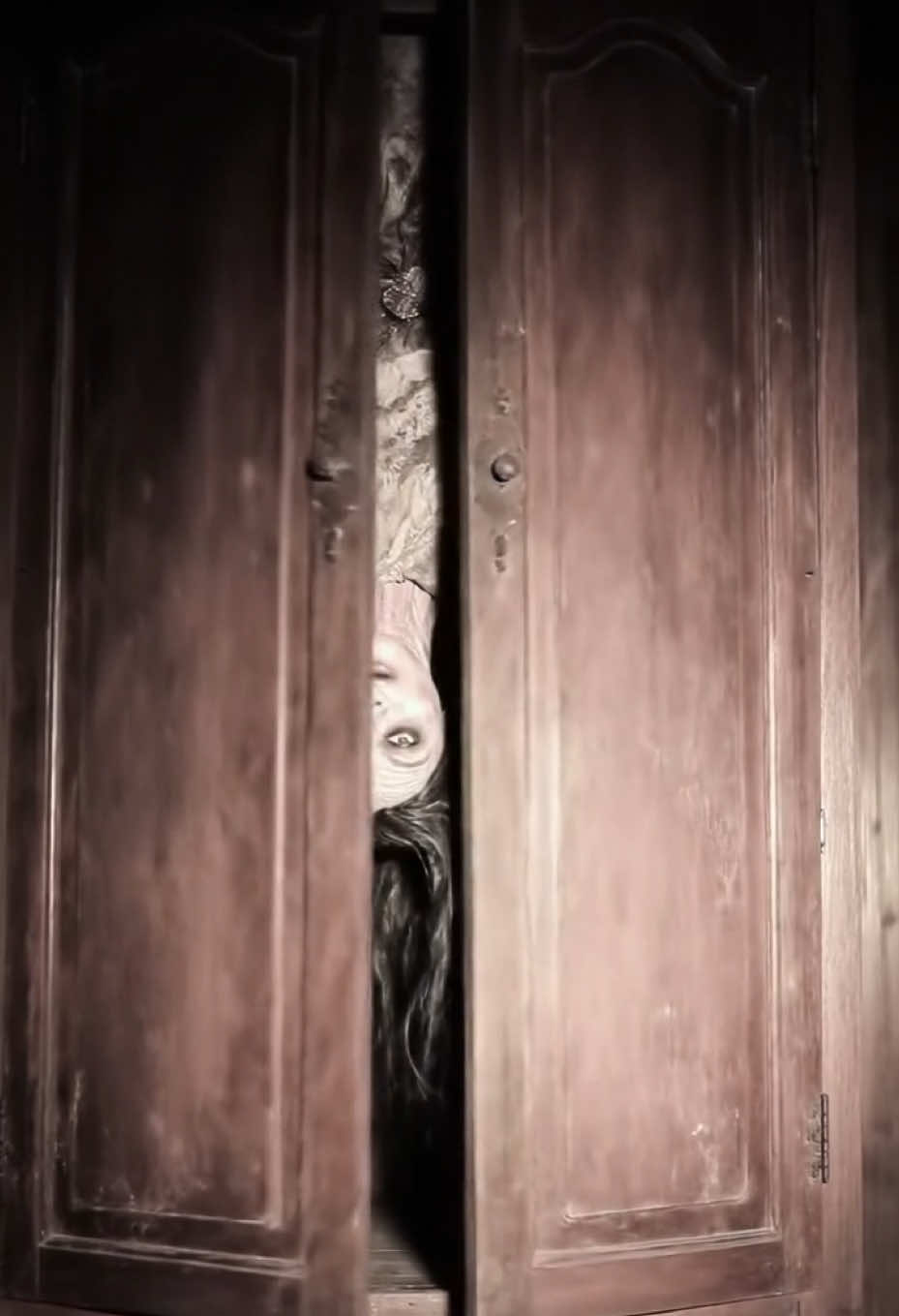 ใครอยู่ในตู้เสื้อผ้า #Roo790k #ผี #น่ากลัว #Roo790k #horror 