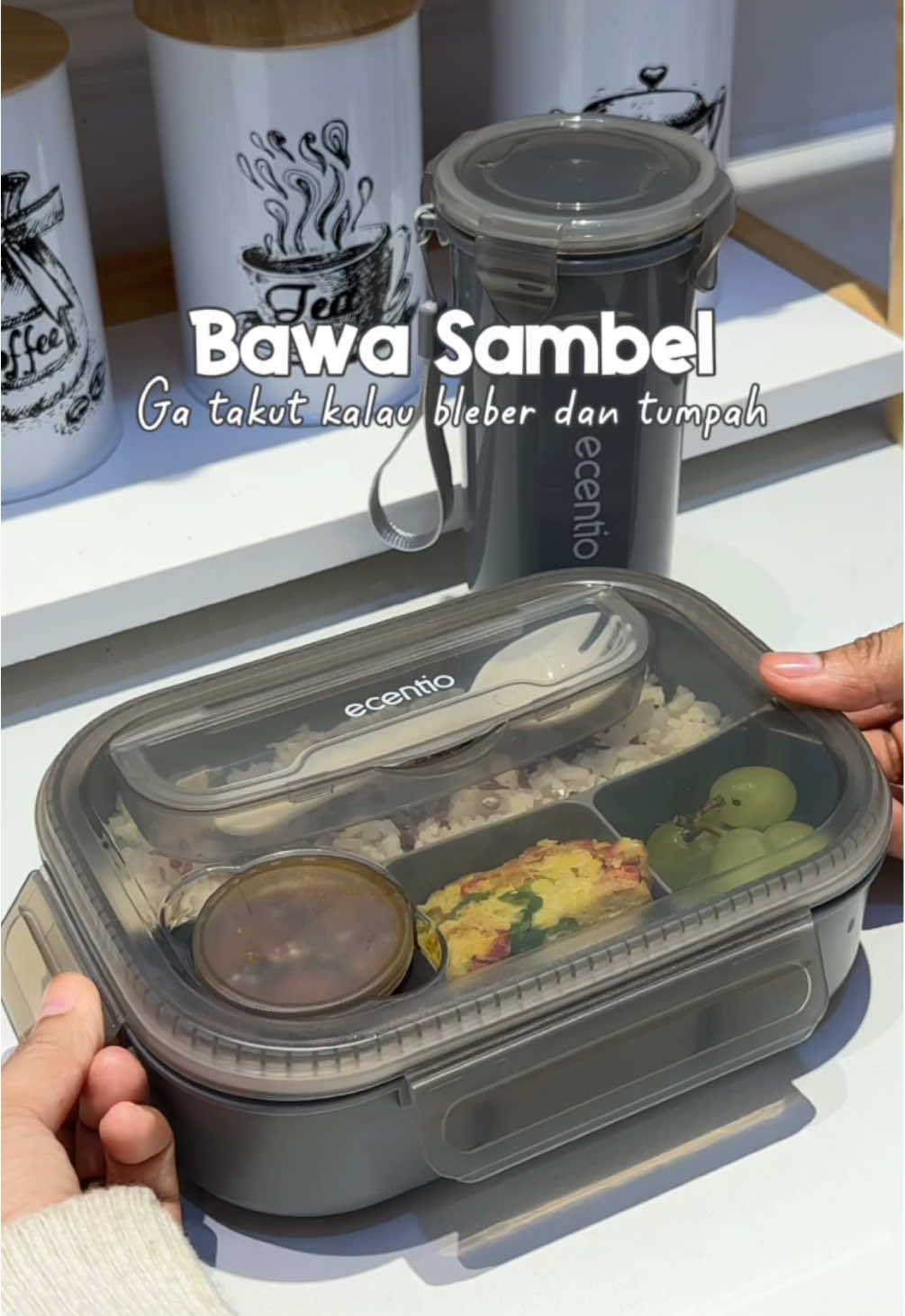 Bawa sambel ga takut tumpah, karena lunch boxnya sudah ada tempat khusus sambelnya. #lunchbox #kotakbekal #kotakbekalsekat #kotakbekalantitumpah #lunchboxantitumpah #wadahbekal 
