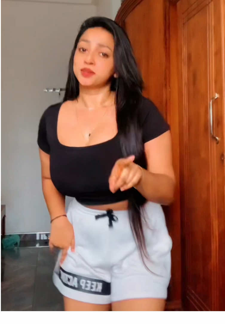 මගෙ මුලු හදවත ඔබ දිනුවා 🙃🖤@SANA  #fyp #viral #viwes #dimplegirl 